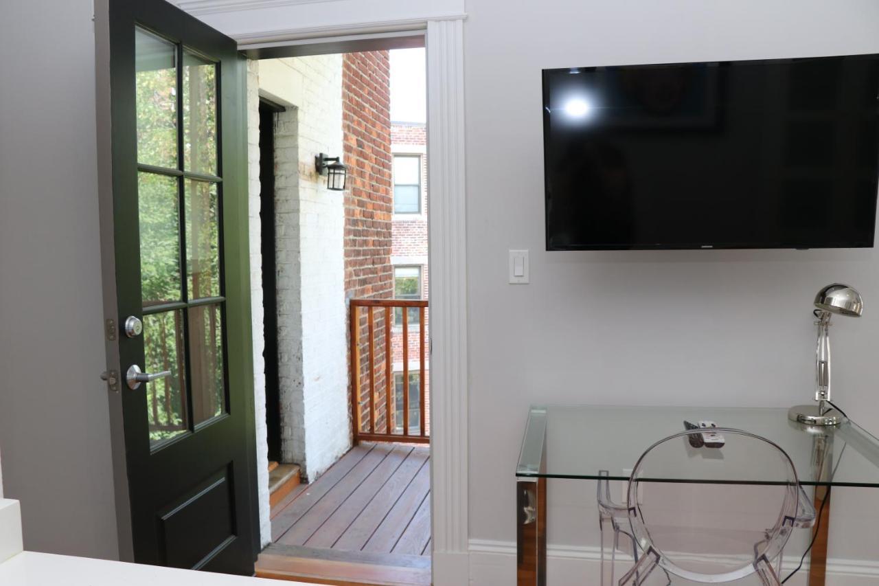 A Stylish Stay W/ A Queen Bed, Heated Floors.. #34 Brookline Exterior photo