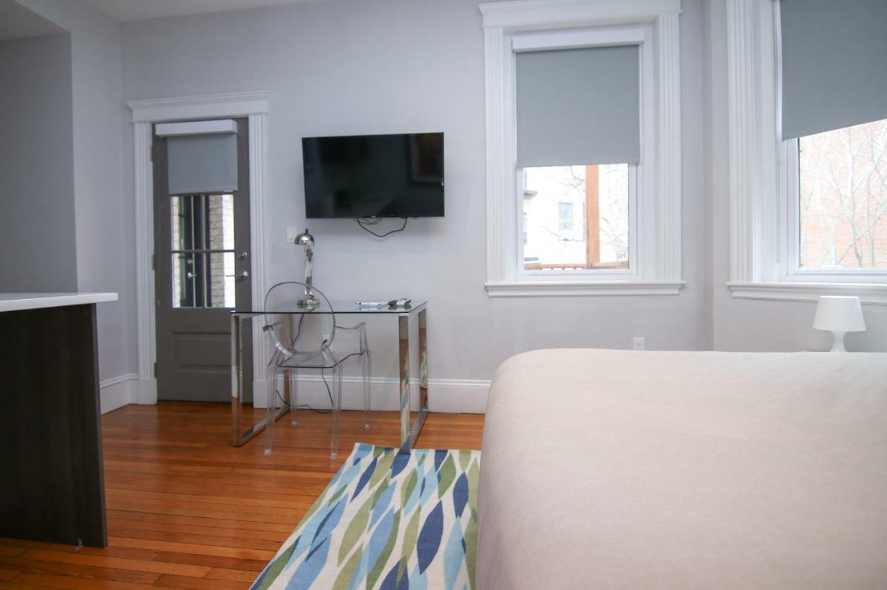 A Stylish Stay W/ A Queen Bed, Heated Floors.. #34 Brookline Exterior photo